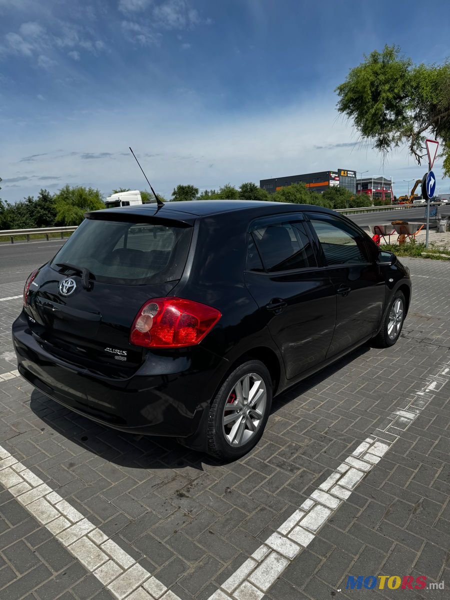 2008' Toyota Auris photo #5