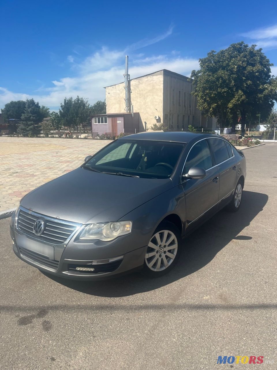 2006' Volkswagen Passat photo #3