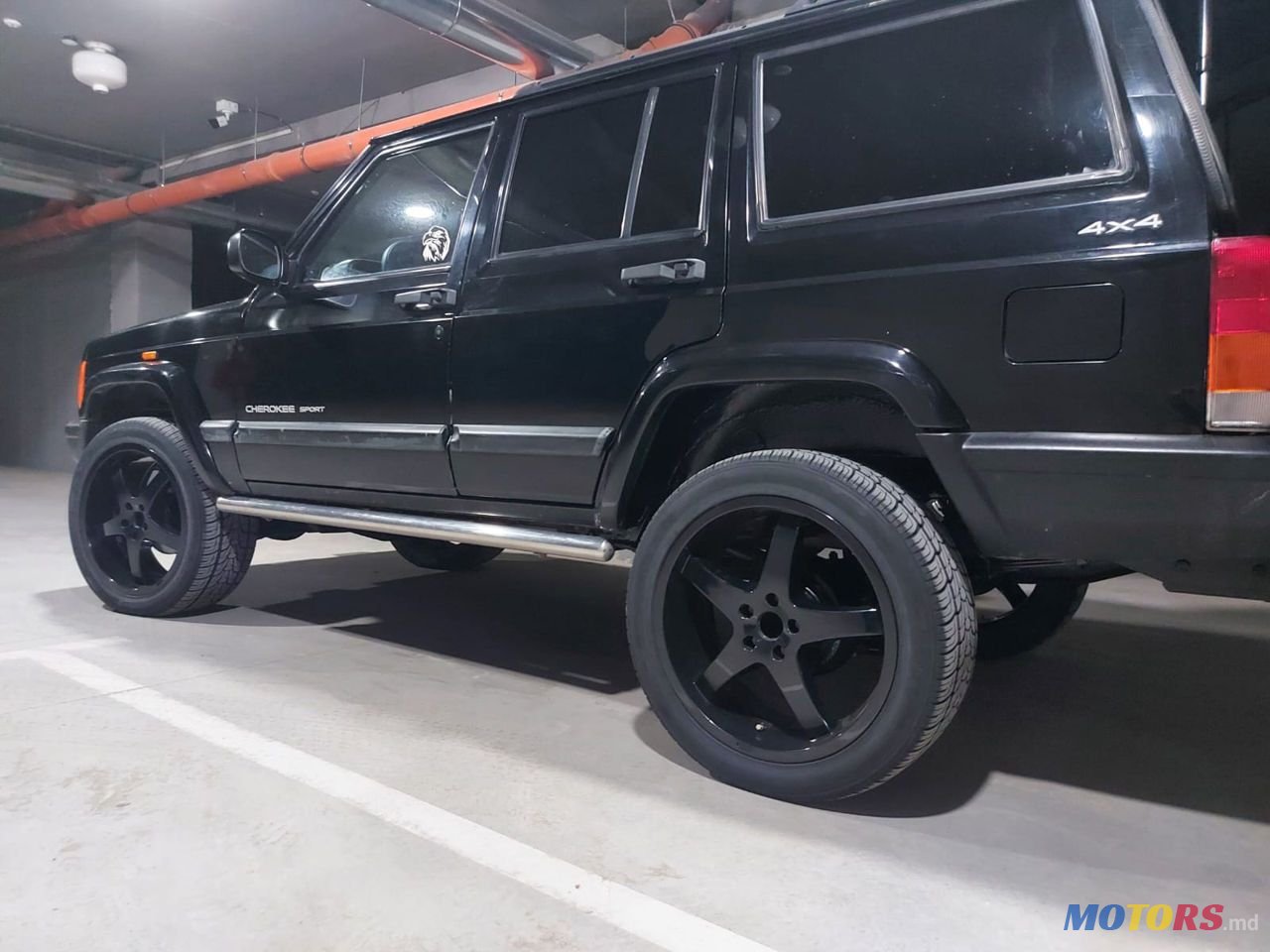 2000' Jeep Cherokee photo #2