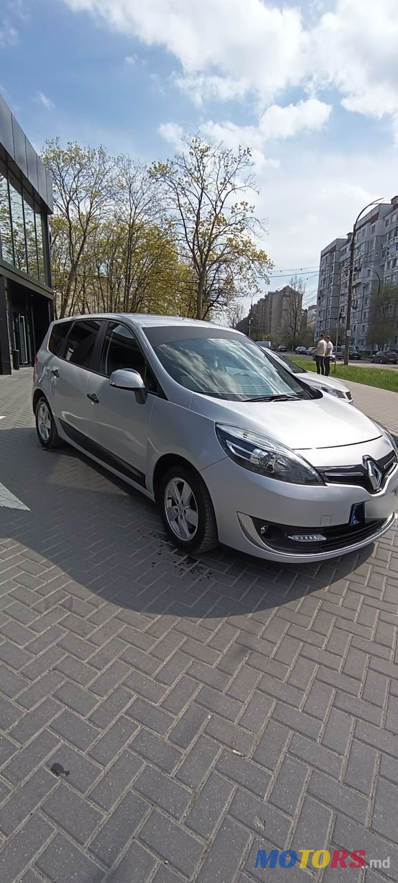 2013' Renault Grand Scenic photo #3