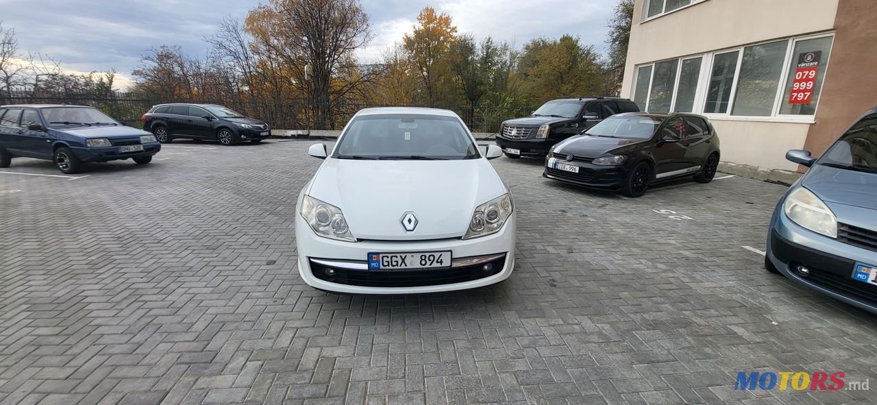 2011' Renault Laguna photo #1