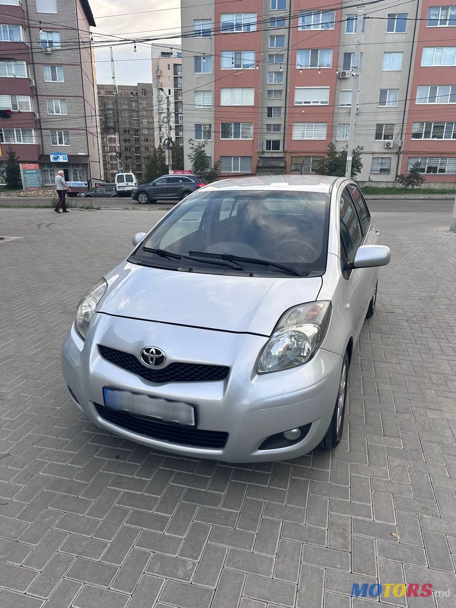 2011' Toyota Yaris photo #1