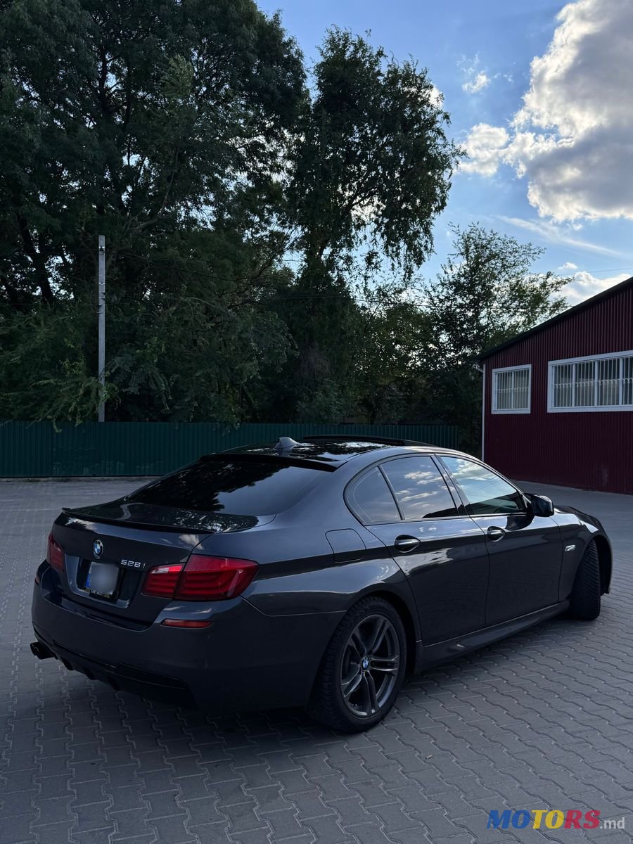 2012' BMW 5 Series photo #4