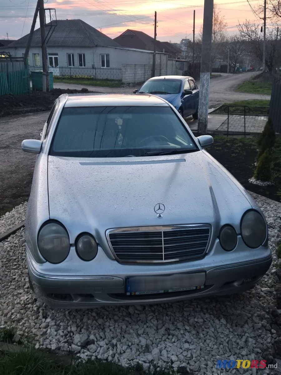 2001' Mercedes-Benz E-Class photo #1