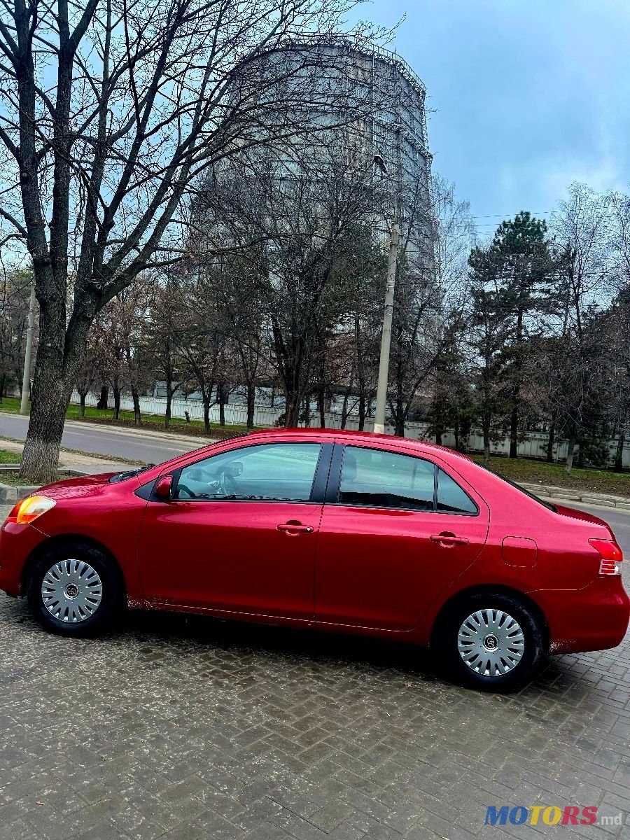 2008' Toyota Yaris photo #3