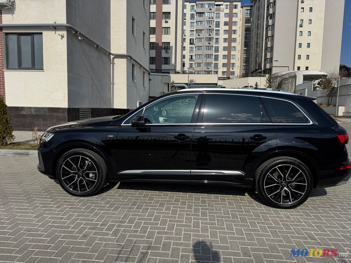 2020' Audi Q7 photo #3