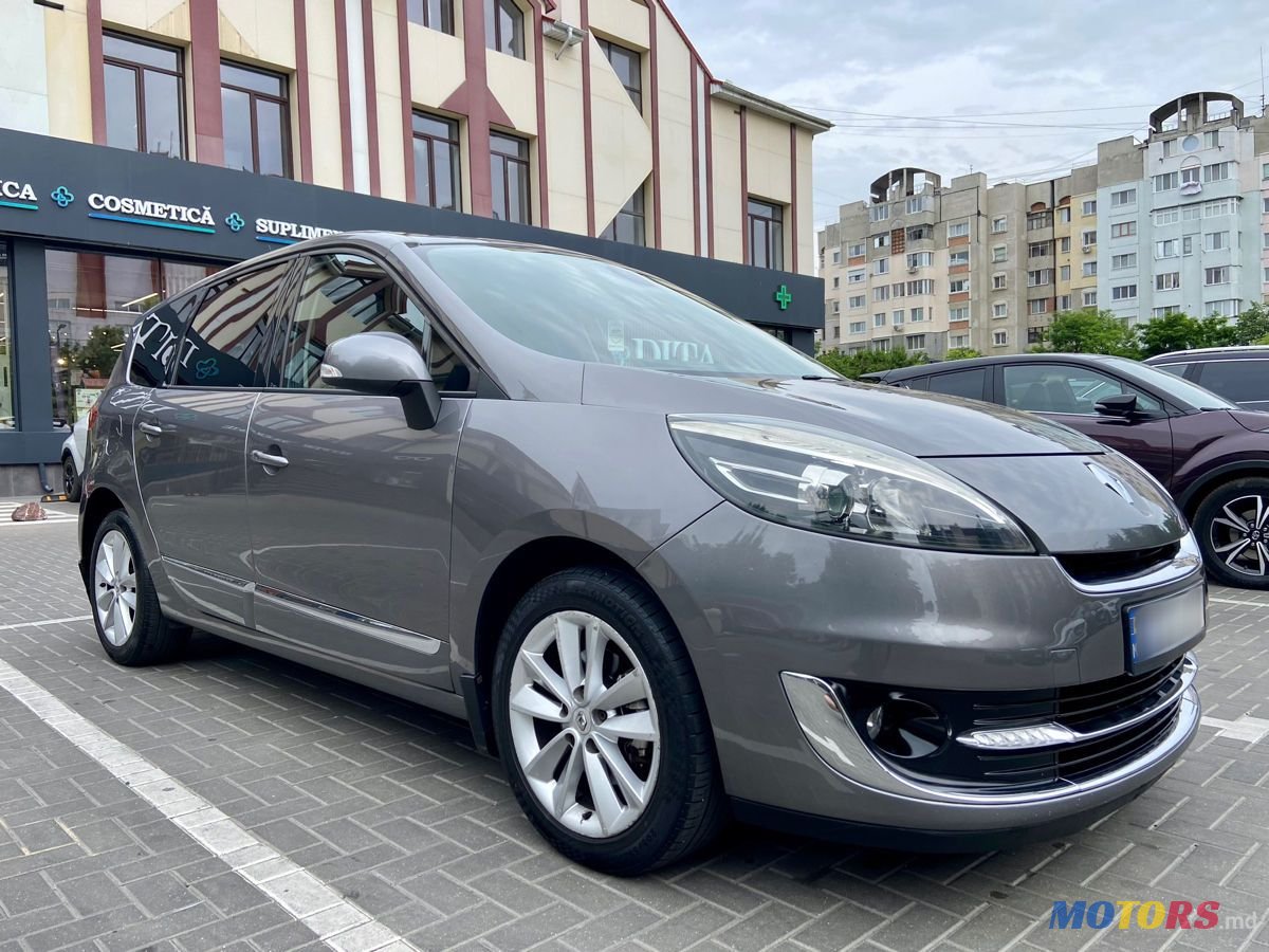 2012' Renault Grand Scenic photo #1