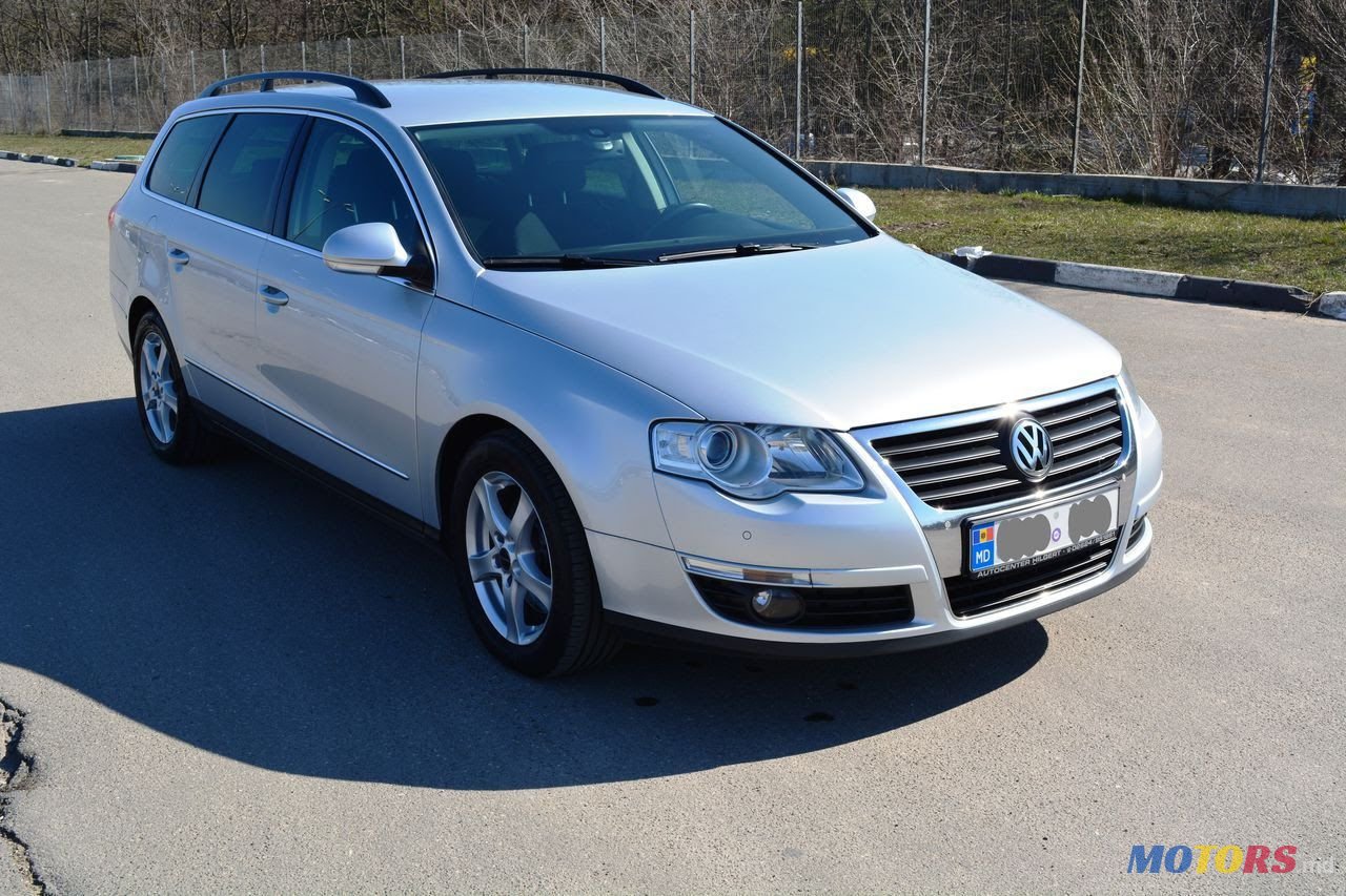 2010' Volkswagen Passat photo #3