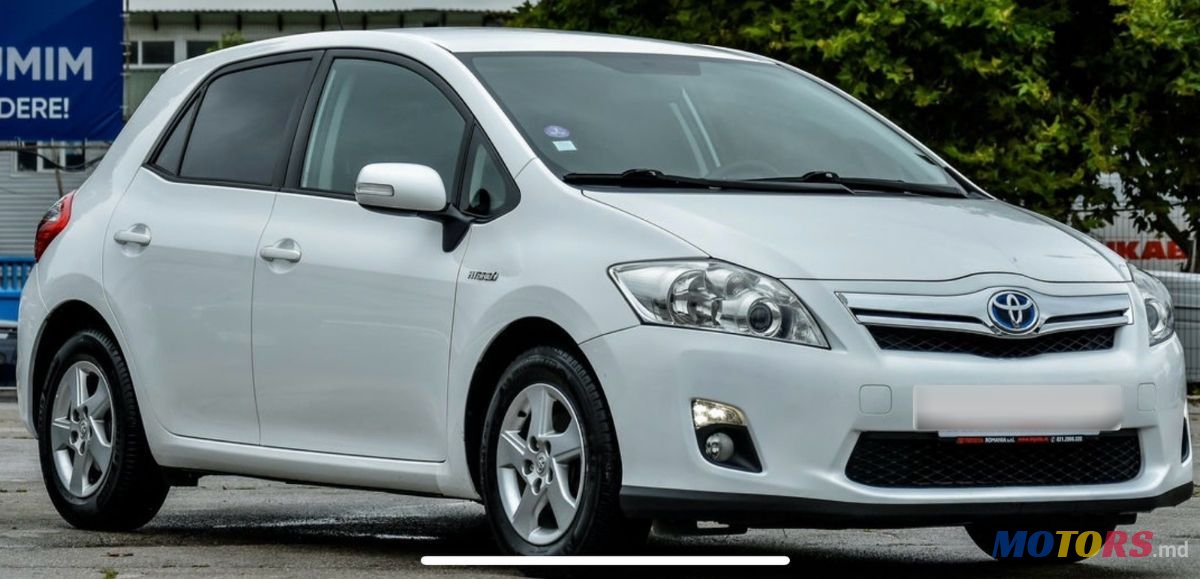 2012' Toyota Auris photo #1