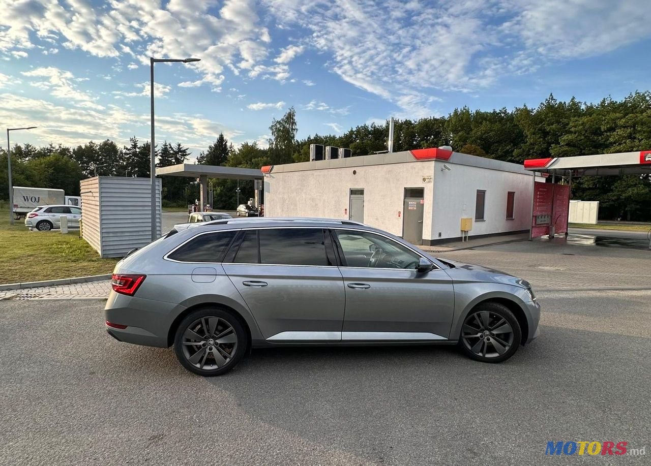 2019' Skoda Superb photo #2