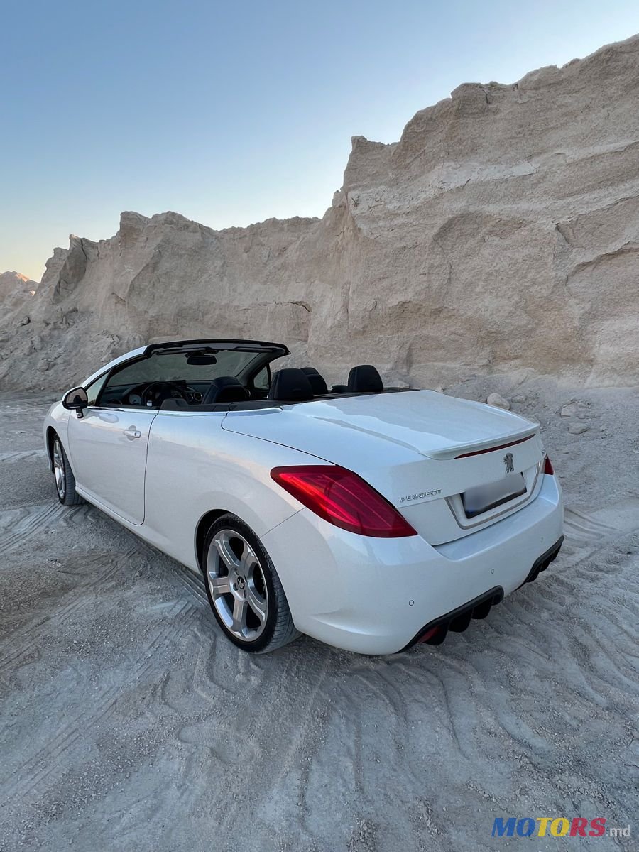 2011' Peugeot 308 photo #5