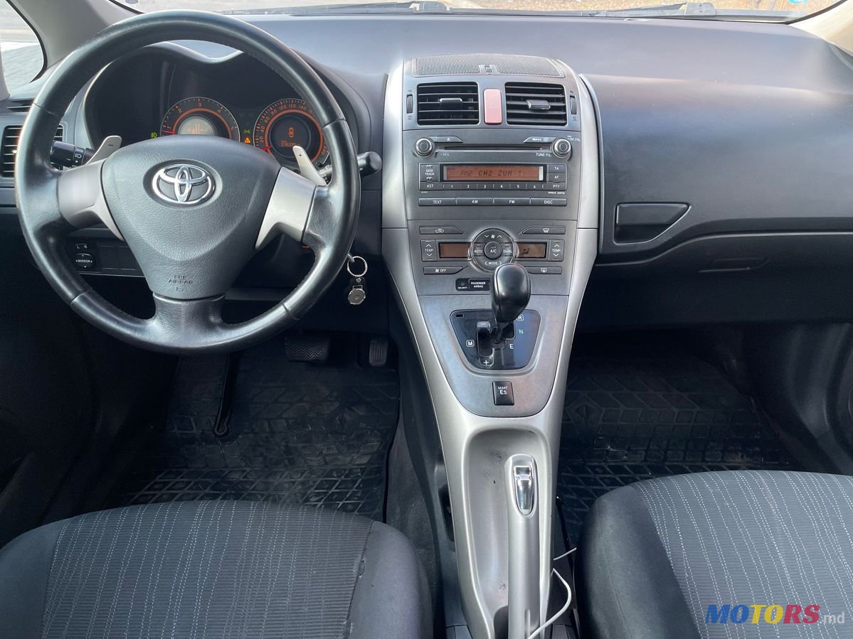 2007' Toyota Auris photo #4