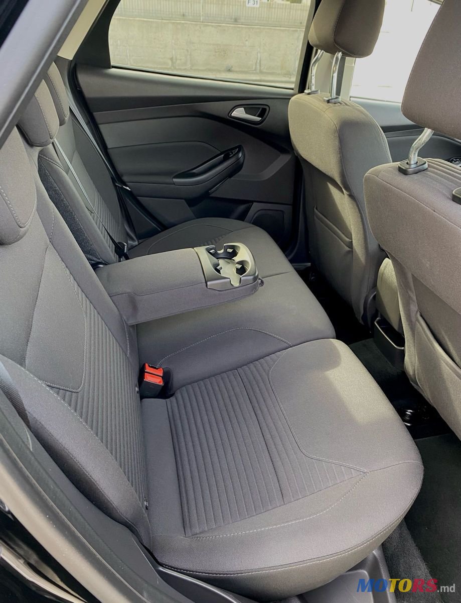 2016' Ford Focus photo #5