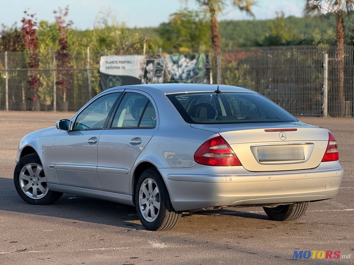 2005' Mercedes-Benz E-Class photo #3