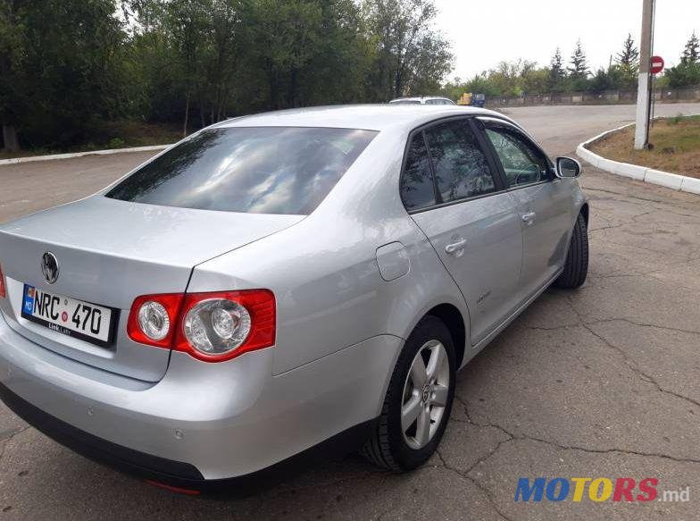 2008' Volkswagen Jetta photo #2