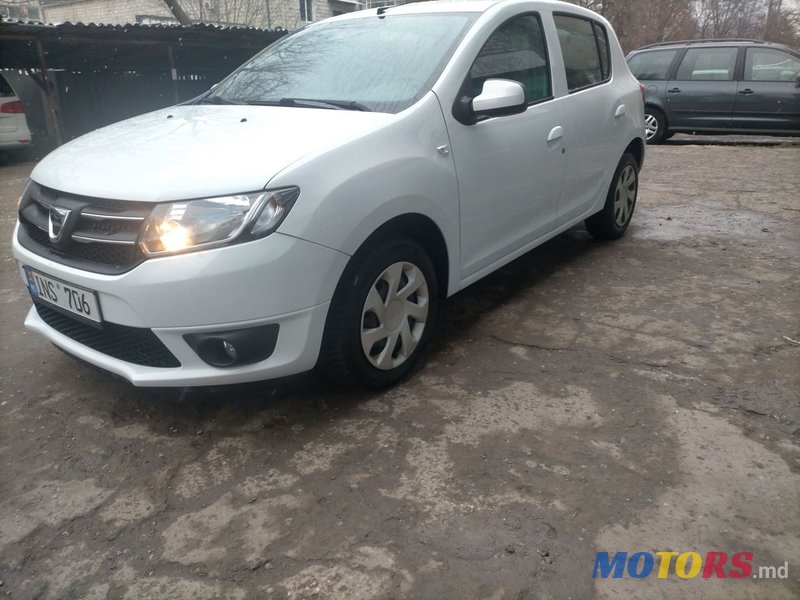 2014' Dacia Sandero photo #2