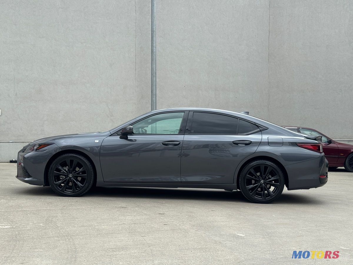 2022' Lexus Es Series photo #4