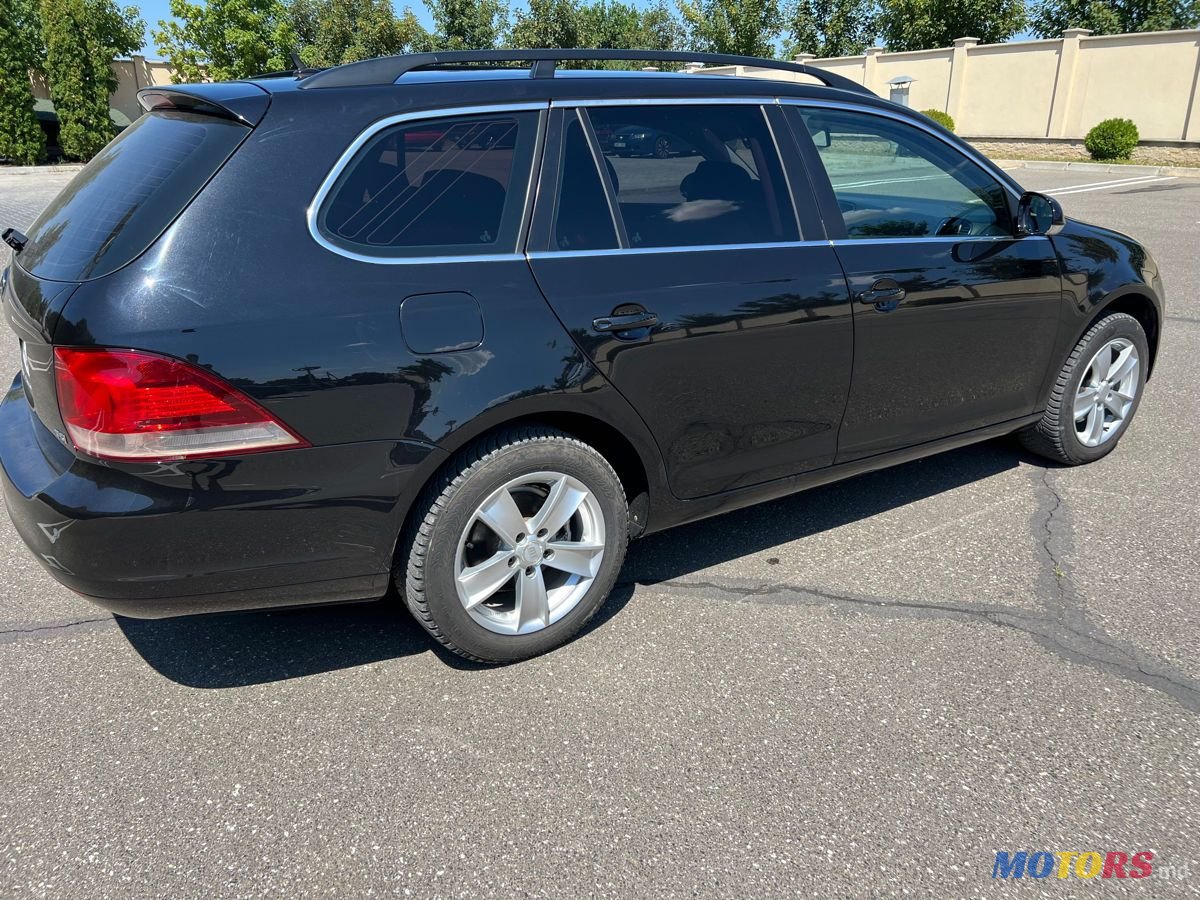 2010' Volkswagen Golf photo #4