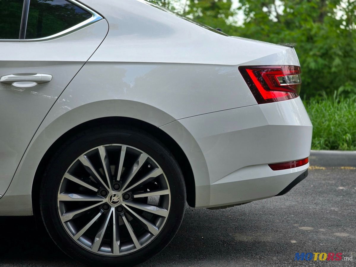 2019' Skoda Superb photo #6