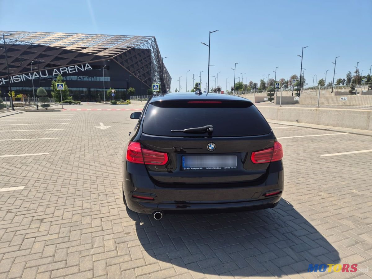 2017' BMW 3 Series Touring photo #5