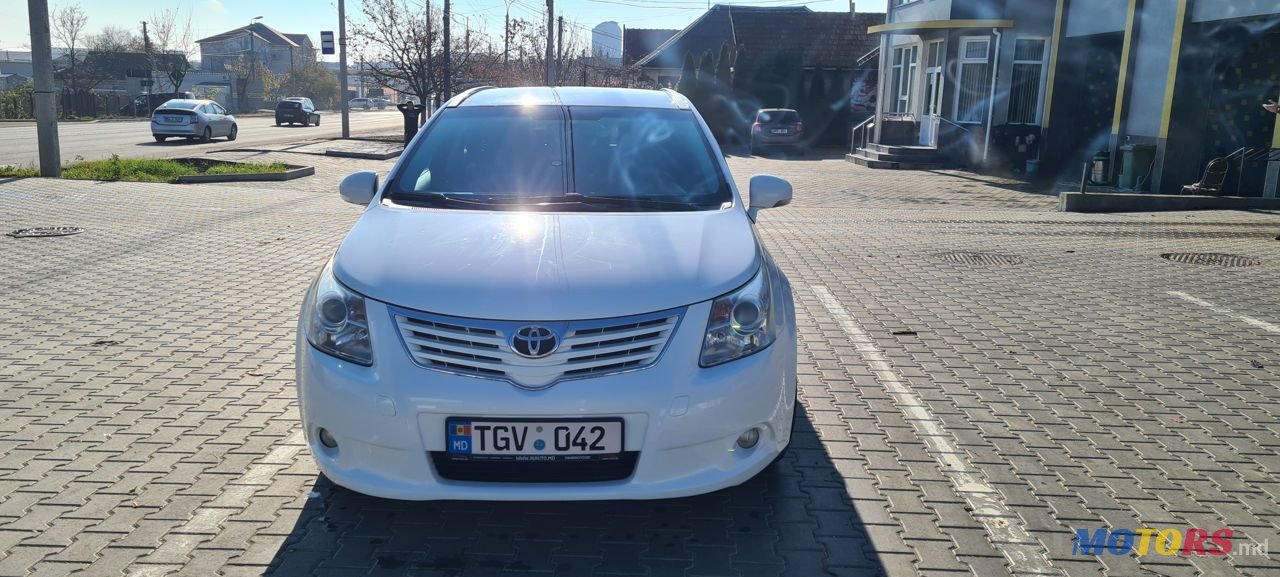 2011' Toyota Avensis photo #5