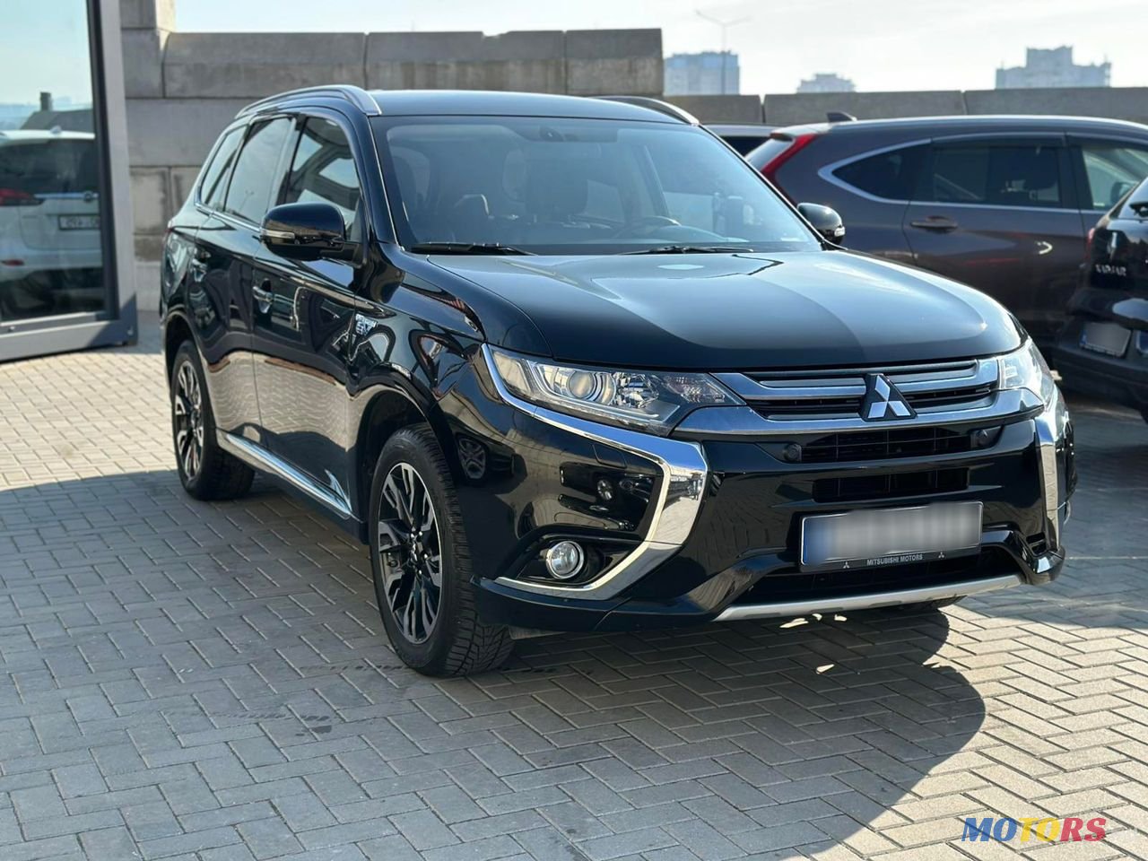 2015' Mitsubishi Outlander photo #1