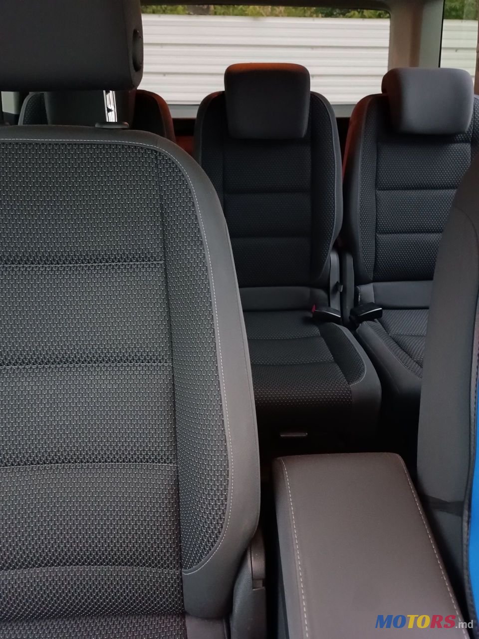 2012' Volkswagen Touran photo #4