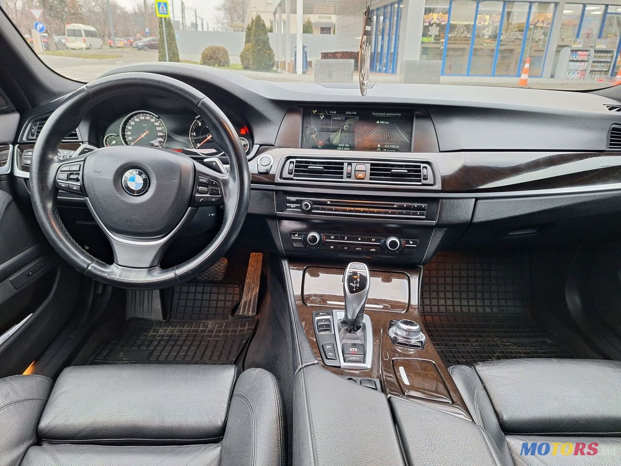 2013' BMW 5 Series photo #5