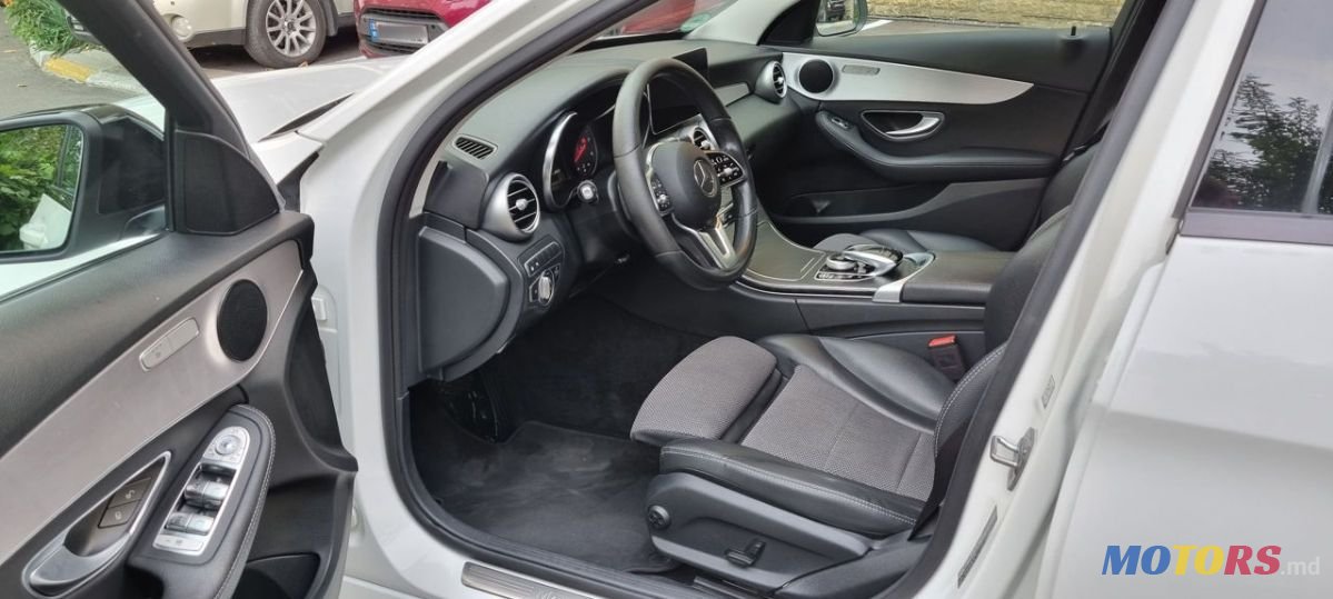 2019' Mercedes-Benz C-Class photo #2