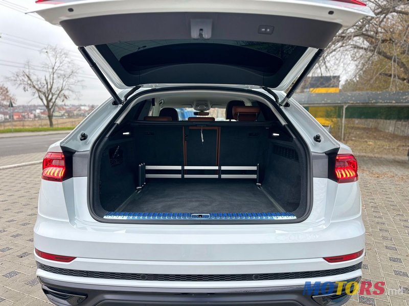 2022' Audi Q8 photo #5
