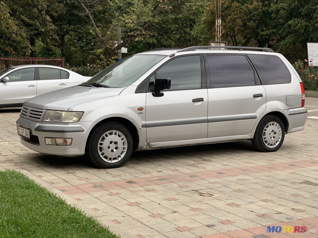 1999' Mitsubishi Space Wagon photo #5