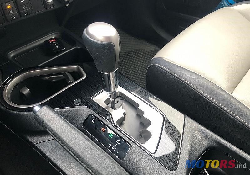 2018' Toyota RAV4 photo #5