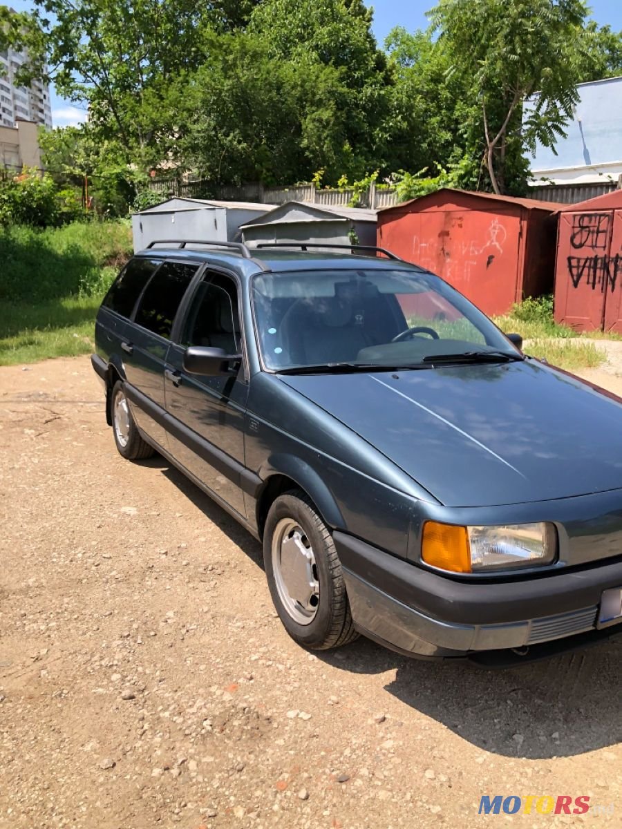 1989' Volkswagen Passat photo #3