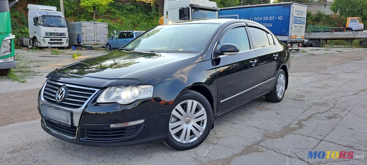 2009' Volkswagen Passat photo #3