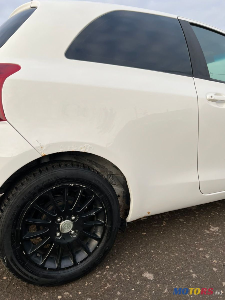 2008' Toyota Yaris photo #4