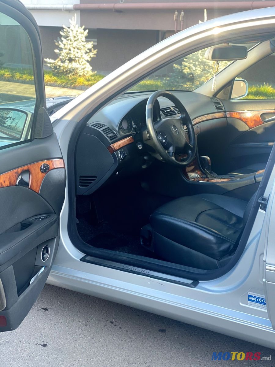 2005' Mercedes-Benz E Класс photo #4