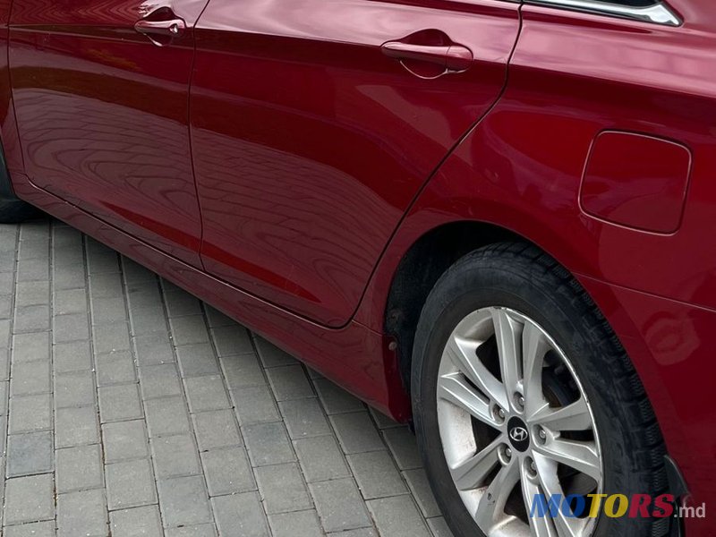 2011' Hyundai Sonata photo #5