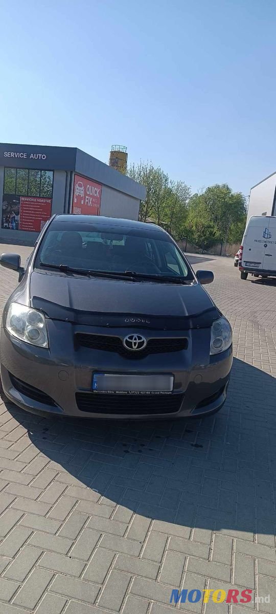 2008' Toyota Auris photo #2