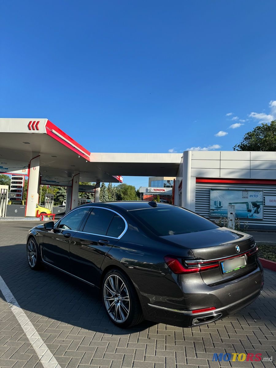 2019' BMW 7 Series photo #3