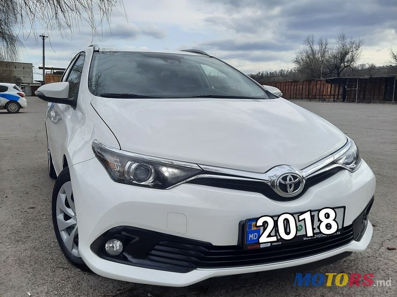 2018' Toyota Auris photo #2