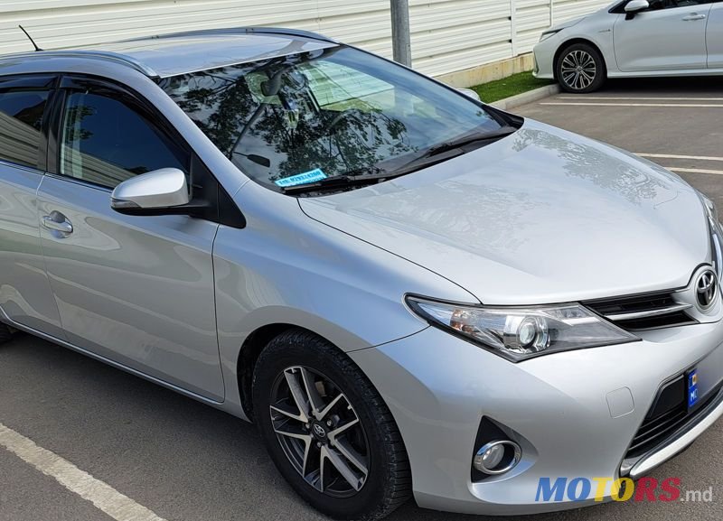 2016' Toyota Auris photo #2