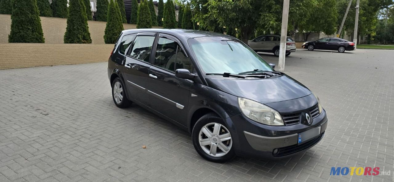 2006' Renault Grand Scenic photo #1