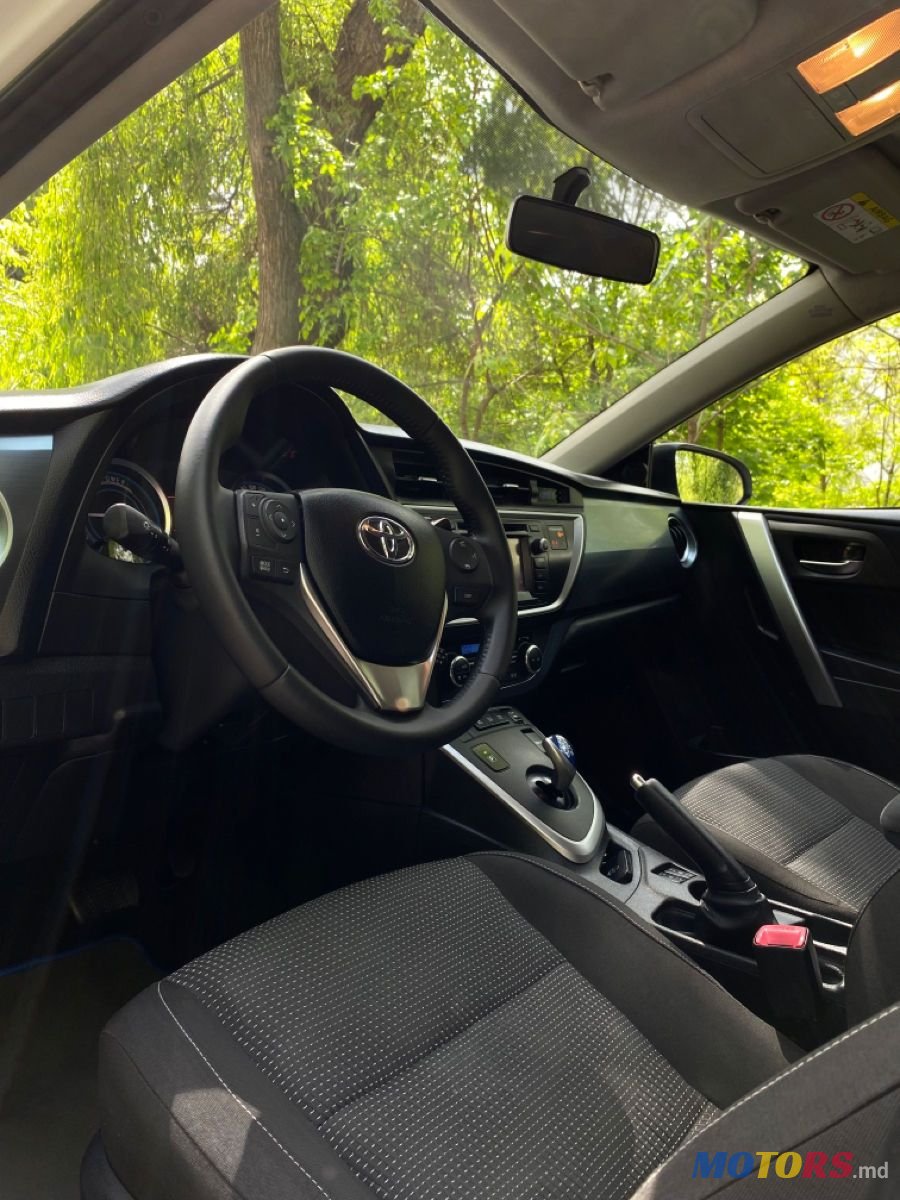 2014' Toyota Auris photo #5