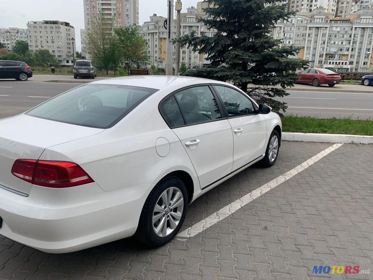 2013' Volkswagen Passat photo #4