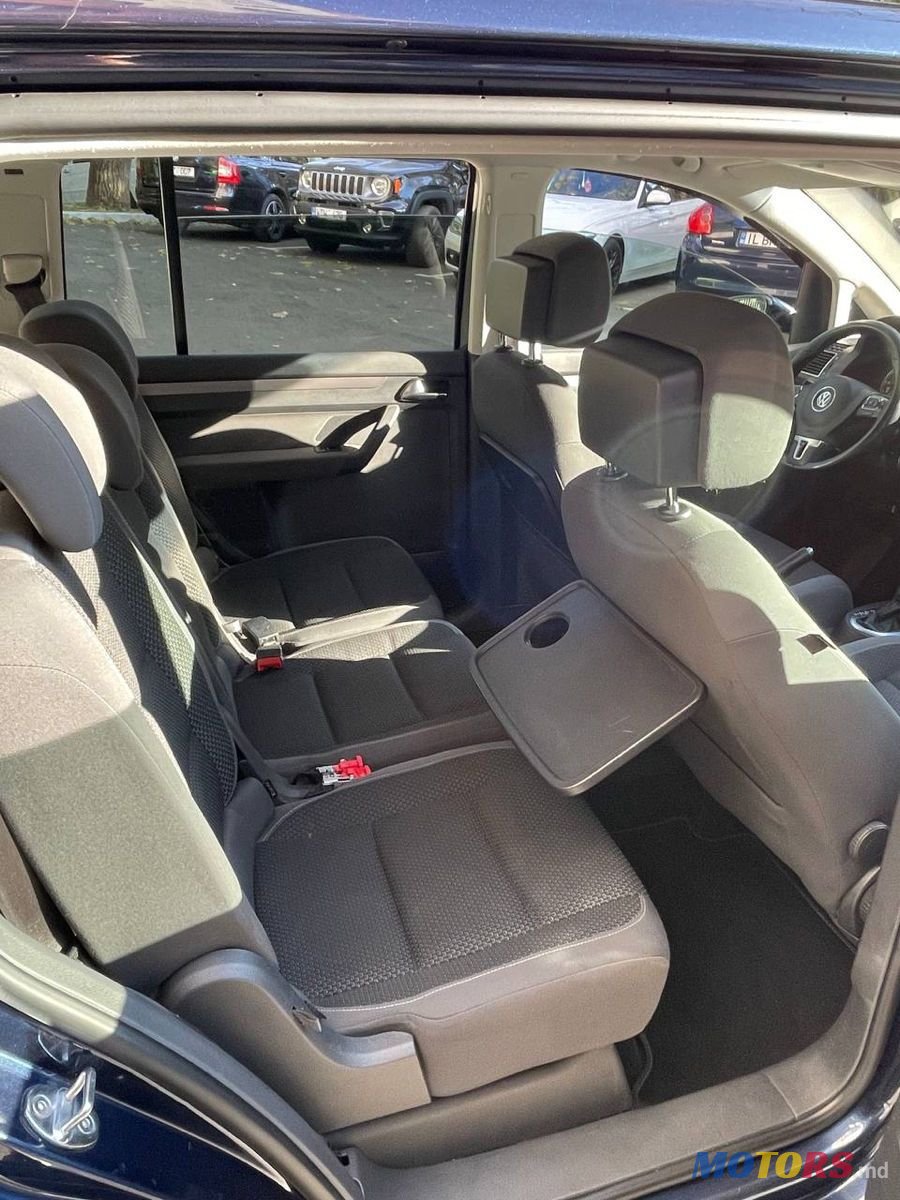 2013' Volkswagen Touran photo #4