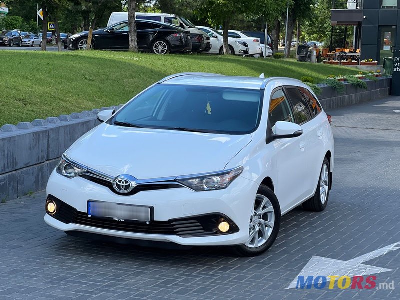 2016' Toyota Auris photo #4