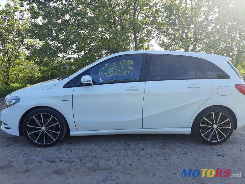 2012' Mercedes-Benz B photo #3