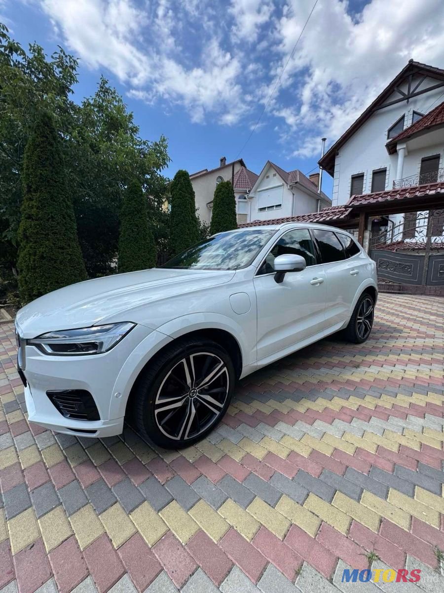 2019' Volvo XC60 photo #1