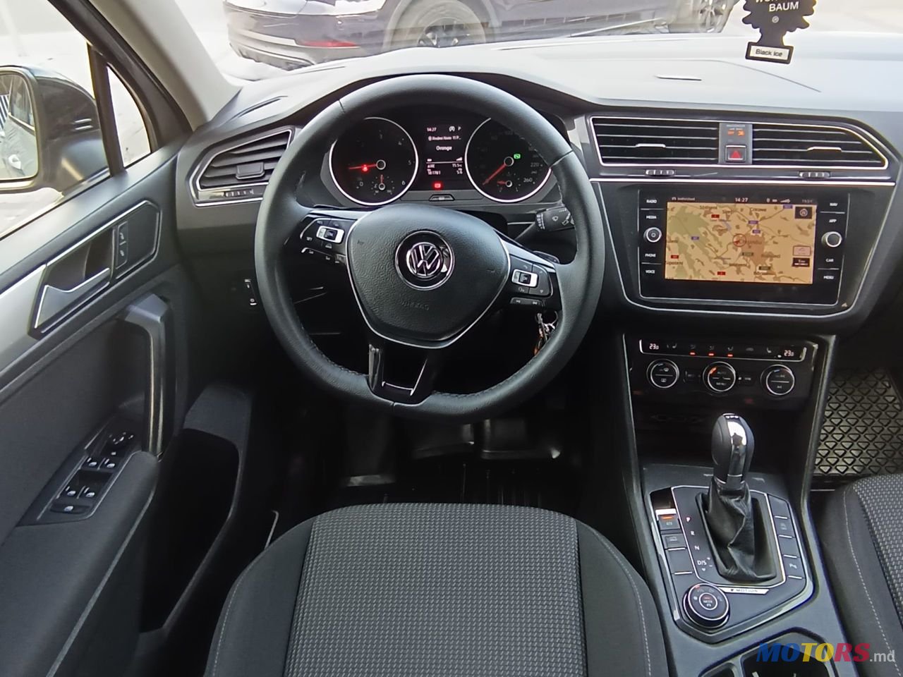 2019' Volkswagen Tiguan photo #6