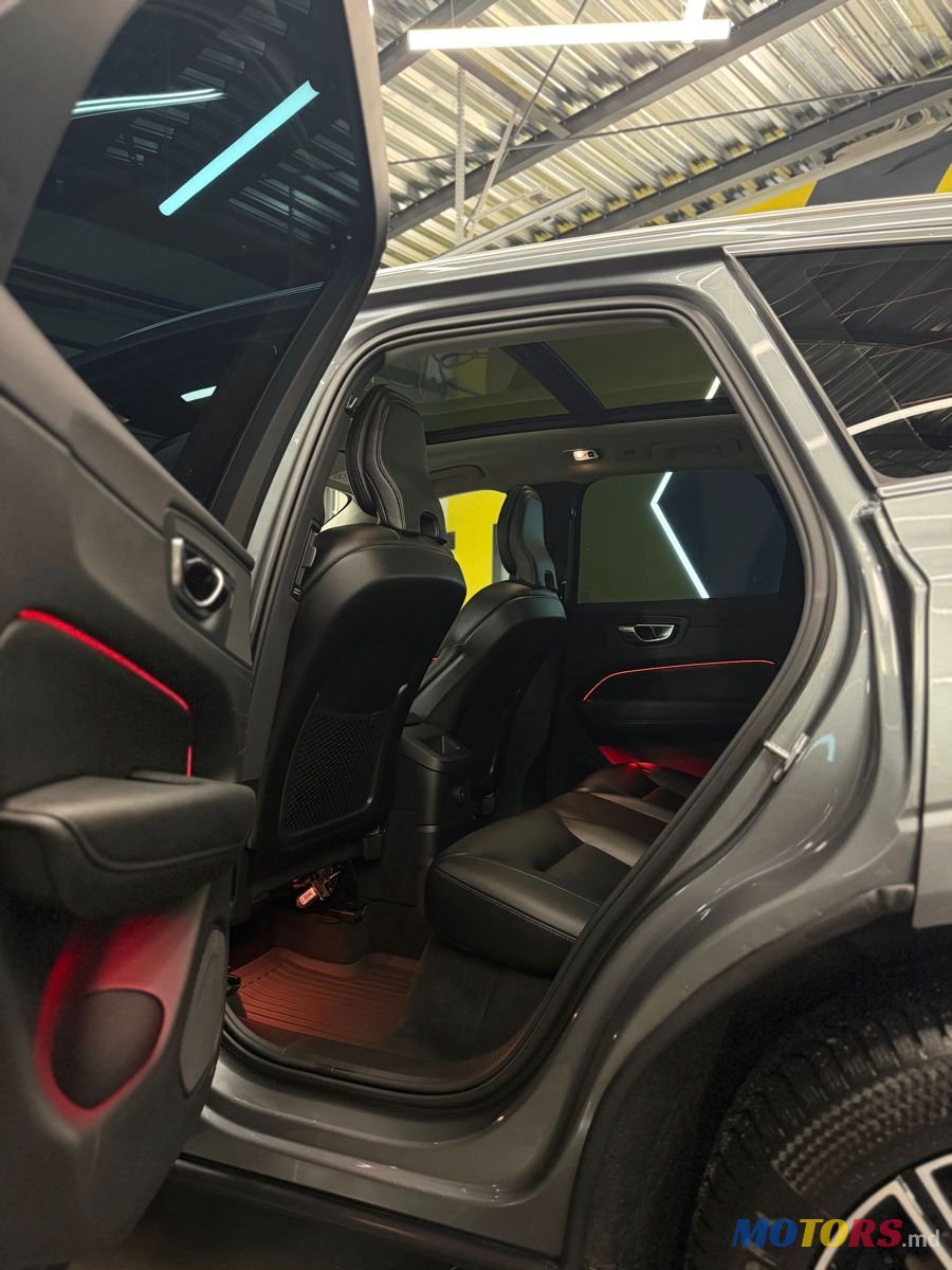 2020' Volvo XC60 photo #6